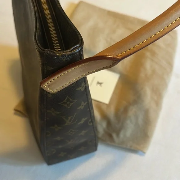 ✨Louis Vuitton Monogram Canvas Looping GM✨ - Picture 5 of 10